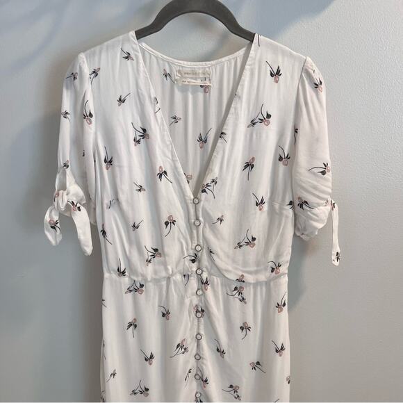 Urban Outfitters Melanie Button Down Lightweight Floral Midi Dress Size M - Picture 4 of 13